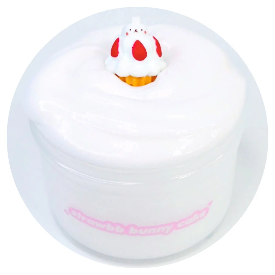 Strawbb Bunny Cake